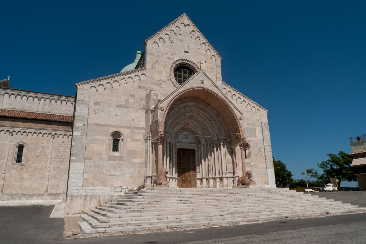 Duomo di San Ciriaco sul colle Guasco ad Ancona, cattedrale romanica