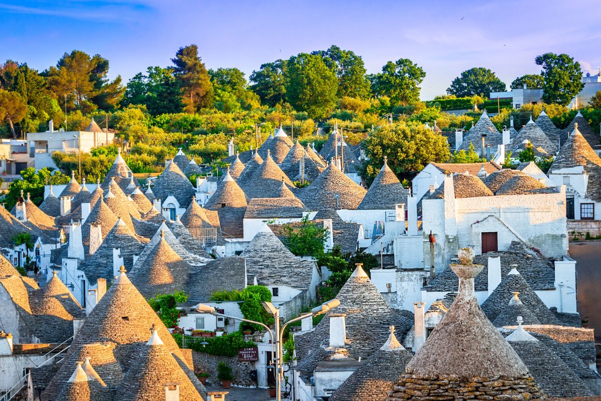 Alberobello, i trulli dal tetto conico patrimonio UNESCO