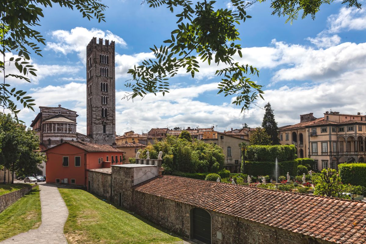 Mura rinascimentali di Lucca percorribili a piedi o in bici