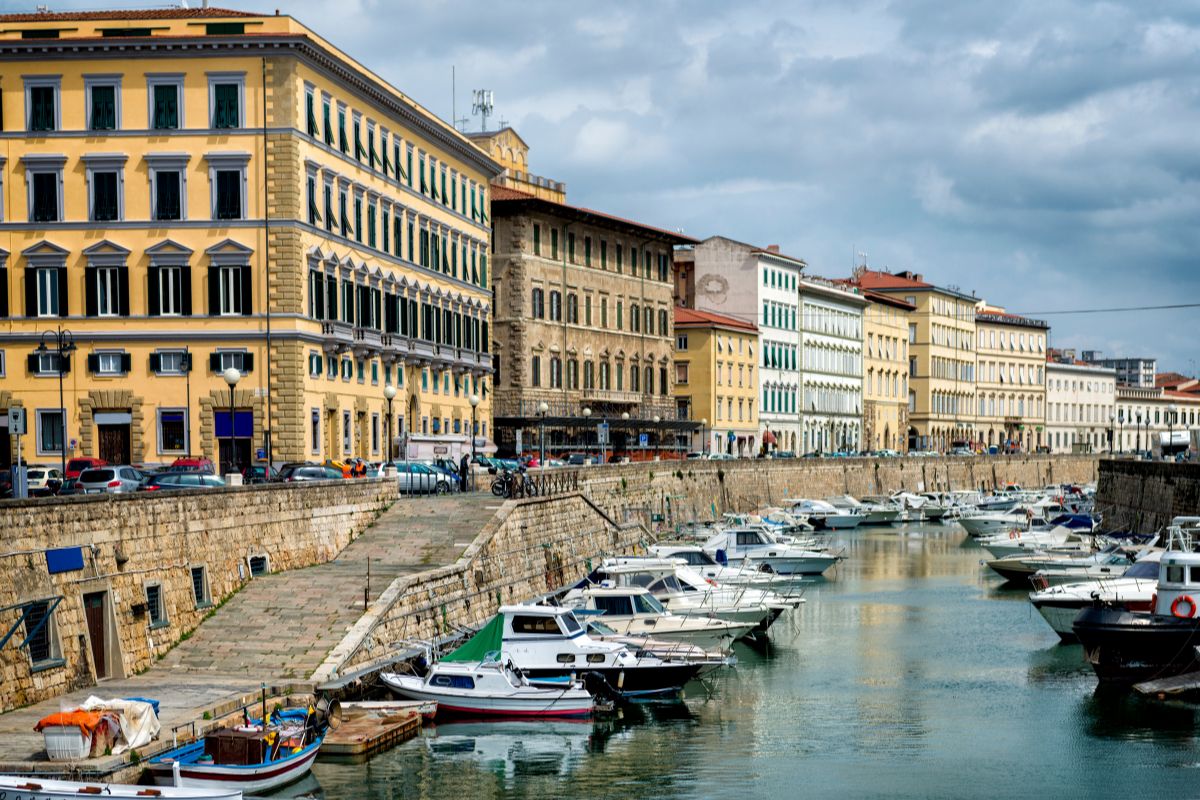 Quartiere Venezia Nuova a Livorno, canali e palazzi seicenteschi