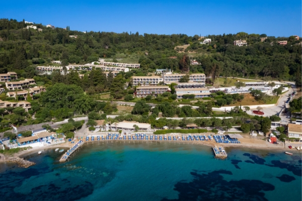 Offerta Last Minute - Corfù - Esperienza Paradisiaca all'Aeolos Beach Resort: Sole, Mare e Relax con Alpitour - Offerta Wow Viaggi
