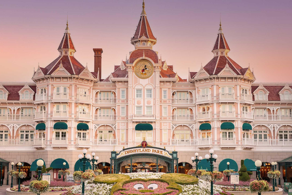 OFFERTA Disneyland Hotel 5 Stelle Disneyland Paris | Principesse, Chef Stellato e Vista sul Castello della Bella Addormentata