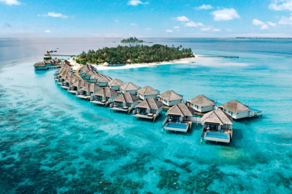 Offerta Last Minute - Esplora il Paradiso: Nova Maldives at Vakarufalhi Island - Atollo di Ari Sudcon Offerta Turisanda