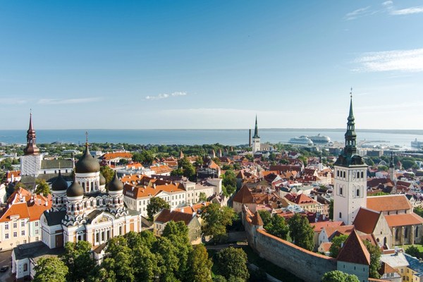 Offerta Armonie Baltiche: Tour 9 Giorni Tallinn Riga Vilnius, Castelli Medievali, Patrimonio UNESCO, Paesaggi Baltonci, Avventura Baltica