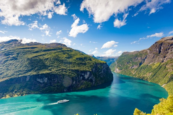 Offerta Dai Fiordi all'Atlantico: Tour Norvegia 8 Giorni Cultura, Alesund Art Nouveau, Strada Atlantica, UNESCO Roros e Nidaros